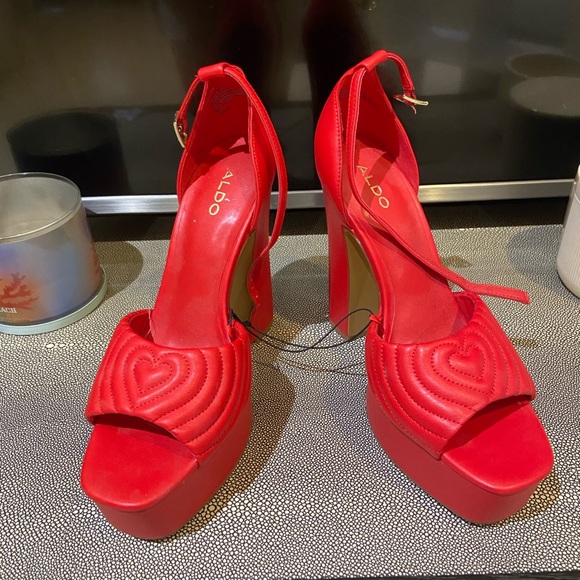Aldo Red Heart-Detail Platform Heels 8.5 - Picture 1 of 10